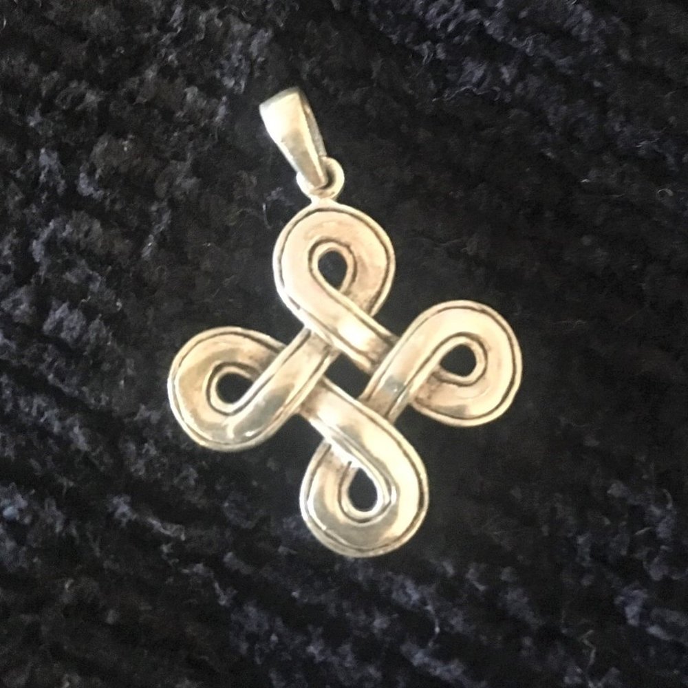 Silver Celtic Knot Pendant.